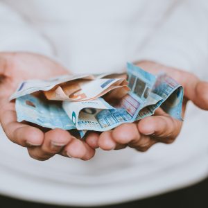geld overhouden