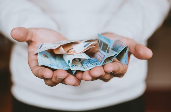 geld overhouden